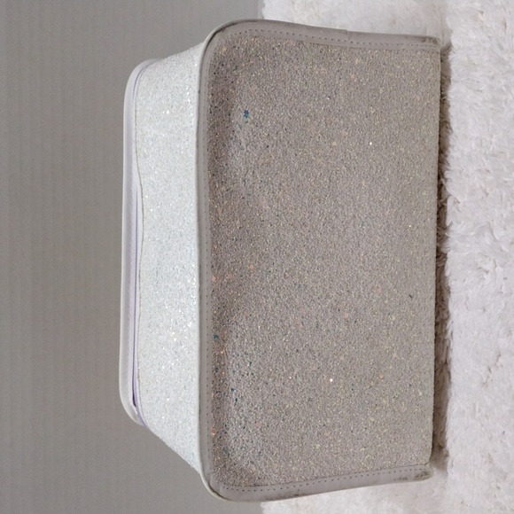 Clinique White Travel Makeup Sparkle Glitter Bag - Picture 7 of 13